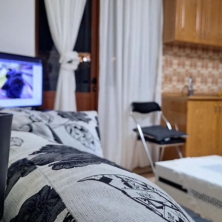 Promenade Apartment In City Centre Берат Екстер'єр фото