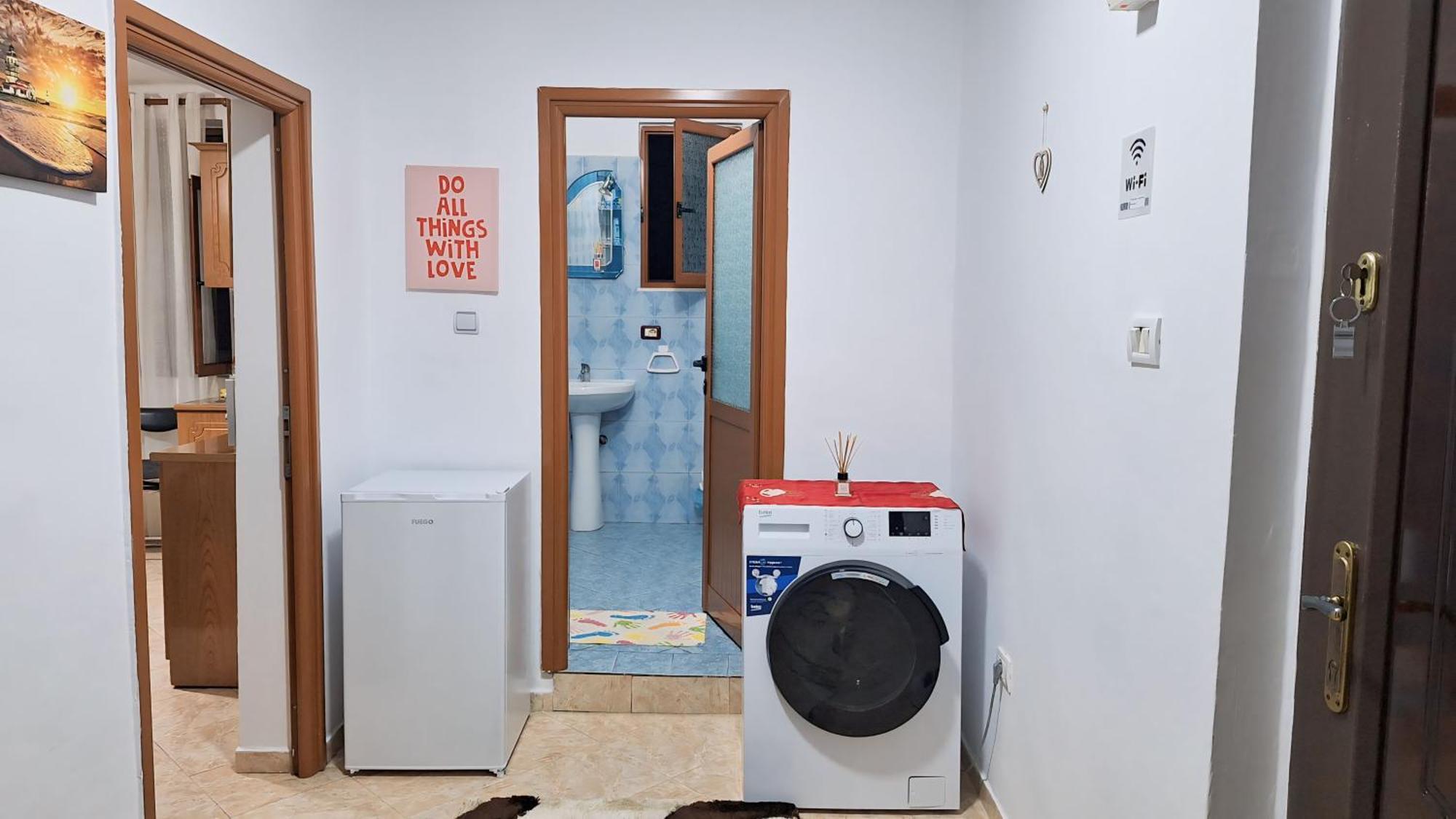 Promenade Apartment In City Centre Берат Екстер'єр фото
